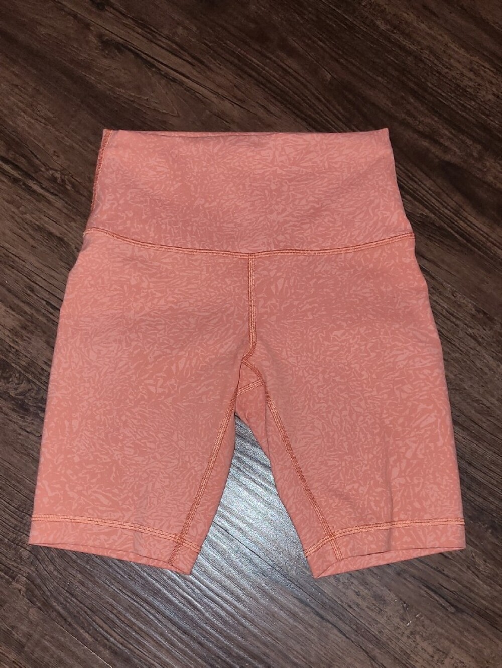 Lululemon Wunder Train High-Rise Short 6"